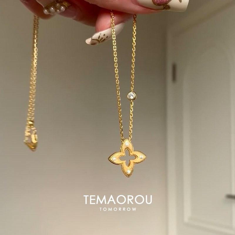 铜合金项链 不掉色拉丝金色四叶草吊坠项链女配饰轻奢小众高级感