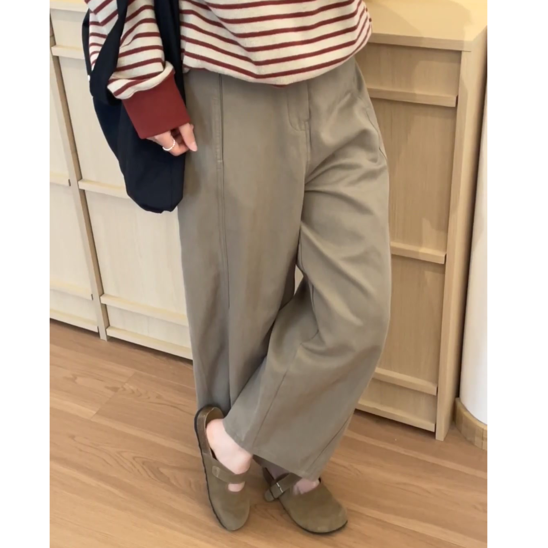 韩系复古卡其色直筒裤女2026秋冬新款高腰显瘦宽松休闲阔腿裤