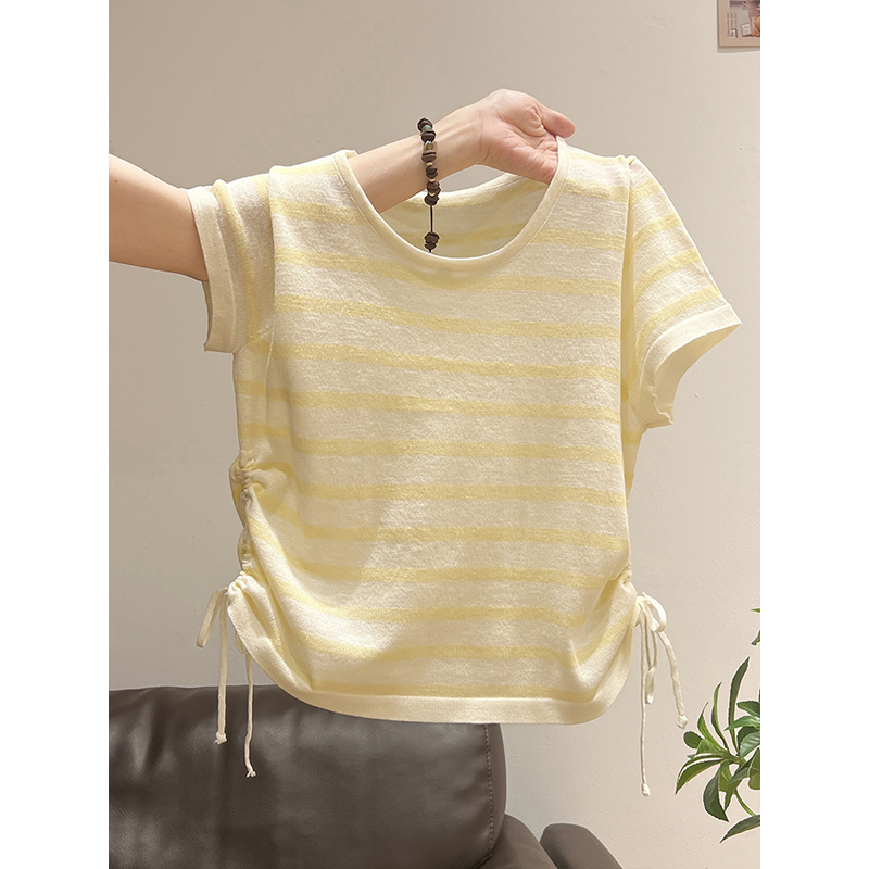 2025年夏季时尚奶黄色条纹短袖t恤女设计感小众褶皱收腰显瘦上衣