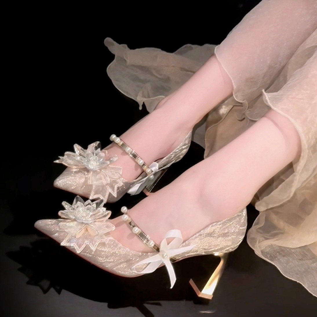 新娘主婚纱禾服两穿婚鞋女小众花嫁低跟单鞋绝美粗跟不累脚高跟鞋