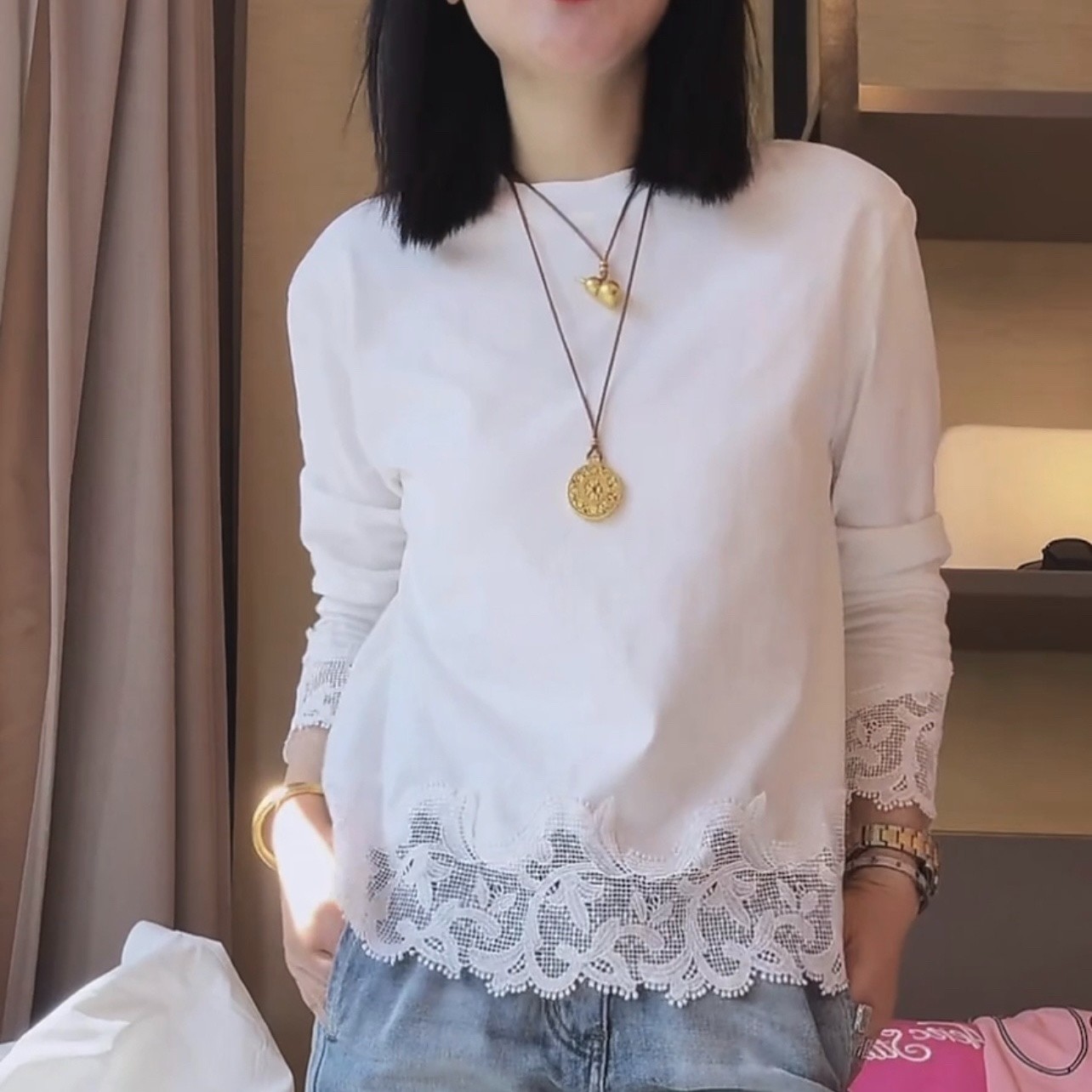 2025春夏新款拼接蕾丝长袖T恤女气质时尚白色休闲百搭洋气上衣