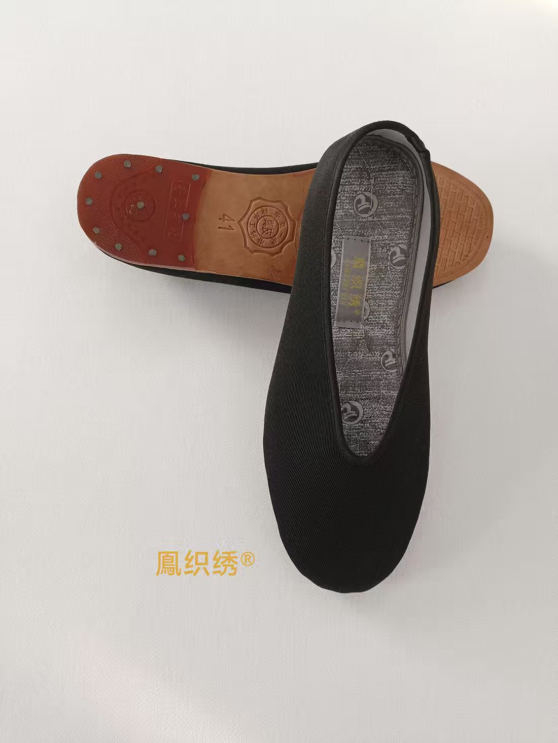 鳯织绣元牛皮底礼服呢透气黑色休闲时尚妈妈鞋平底开车家办公男士