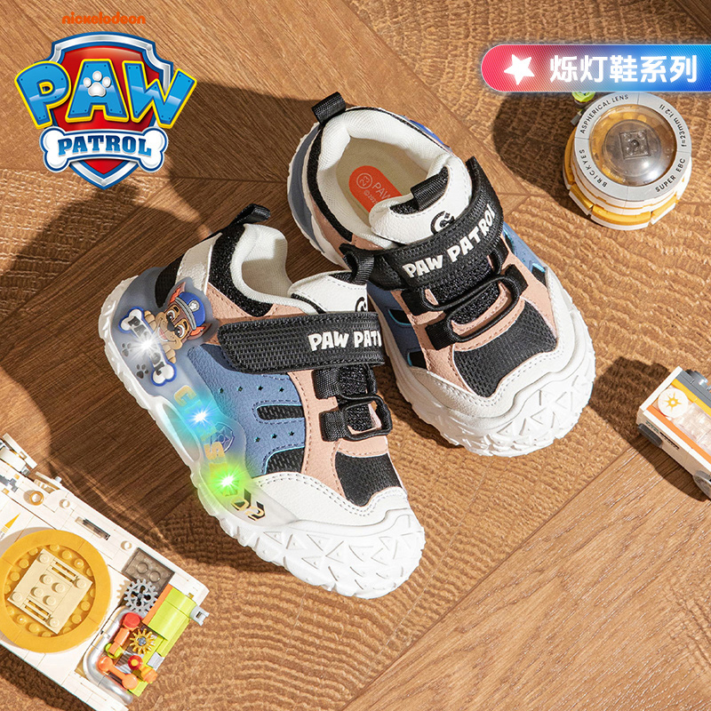 汪汪队韩系童鞋男童2025新款儿童运动鞋秋冬女童亮灯休闲跑步灯鞋