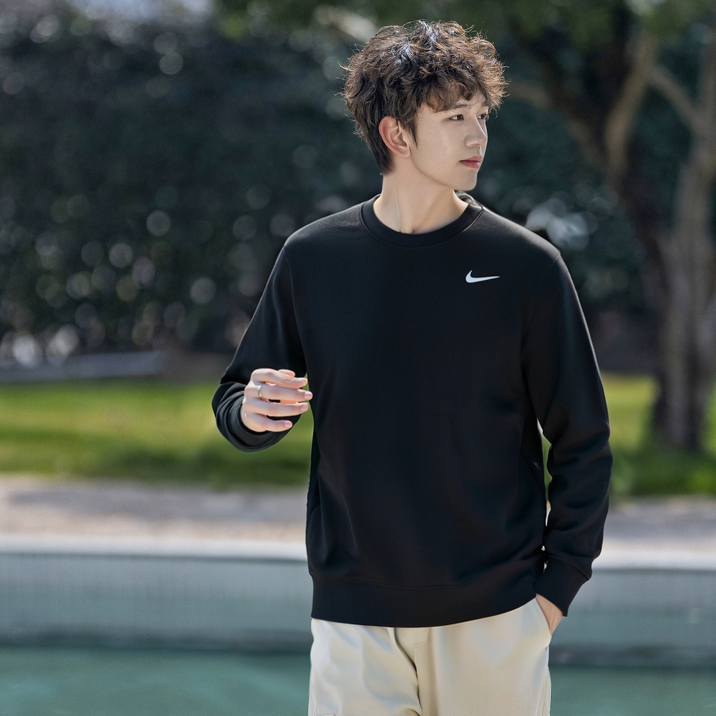 Nike耐克男子卫衣2025秋季新款圆领休闲长袖简约运动套头衫IB8825