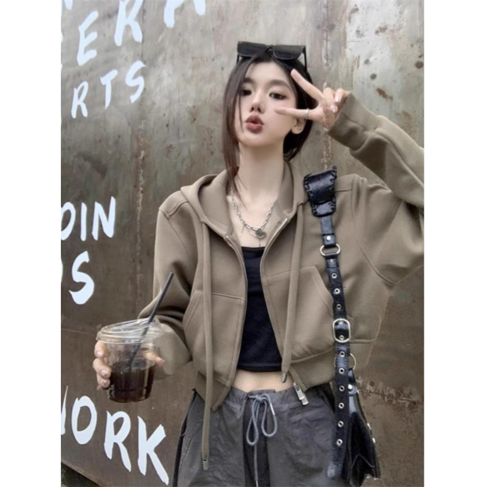 范哲萨美国女子短运动衫2025新热风格春秋季宽松外穿双拉炼连帽开