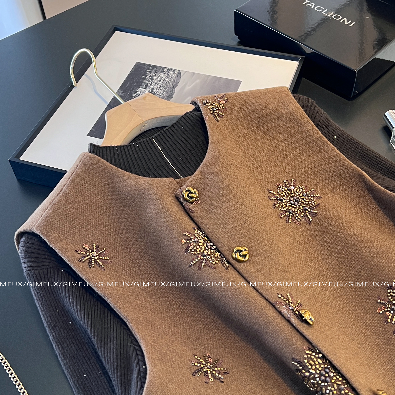 小香风重工珠绣马甲套装女冬2025新款气质百搭减龄打底毛衣两件套