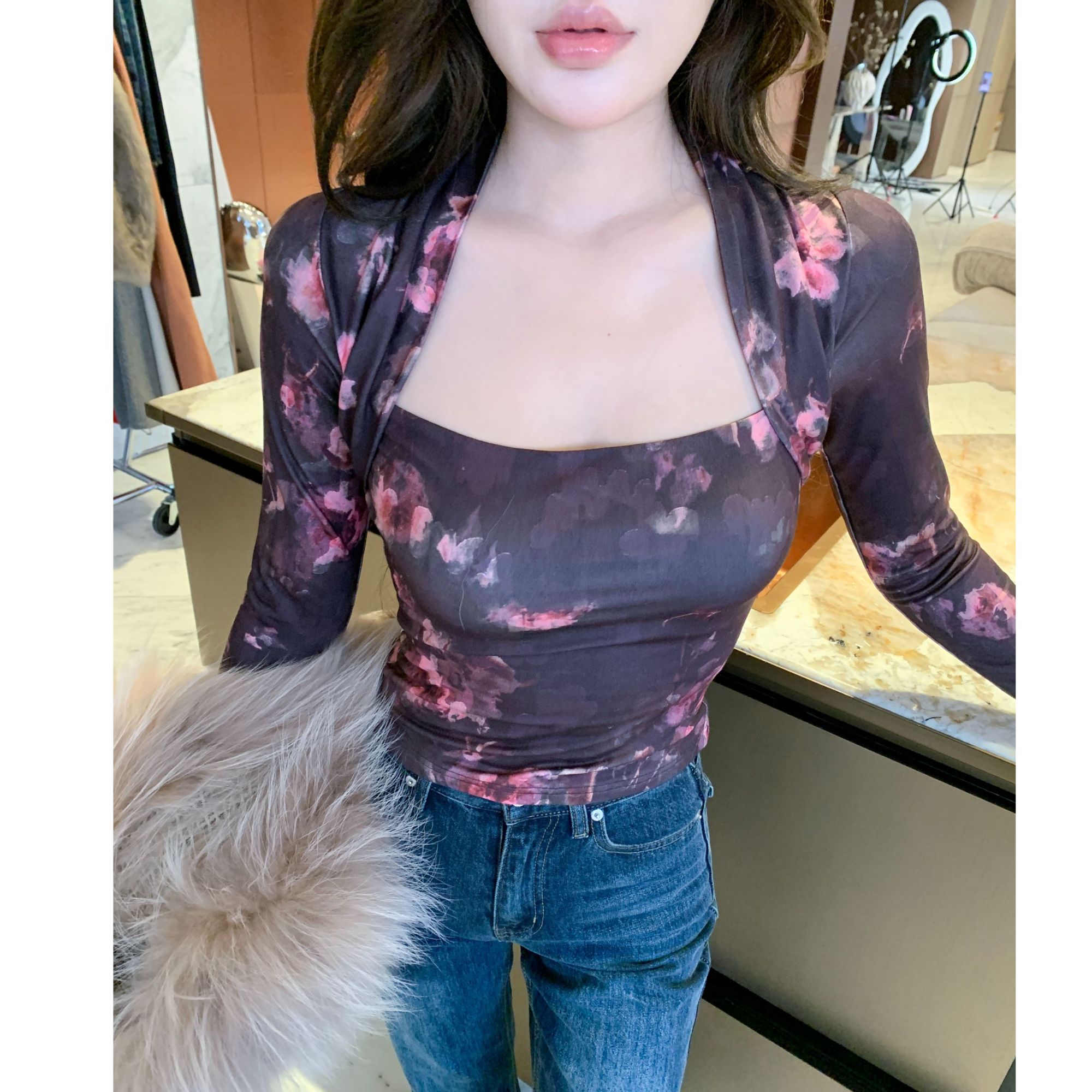 媛媛 【大地烟雾】新款复古时髦玫瑰印花方领显瘦辣妹t恤上衣#D1069