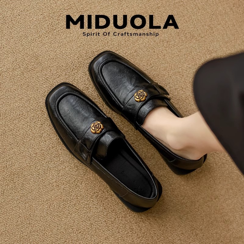 山茶真皮乐福鞋女平底2025新款英伦风黑色小皮鞋粗跟大码真皮单鞋