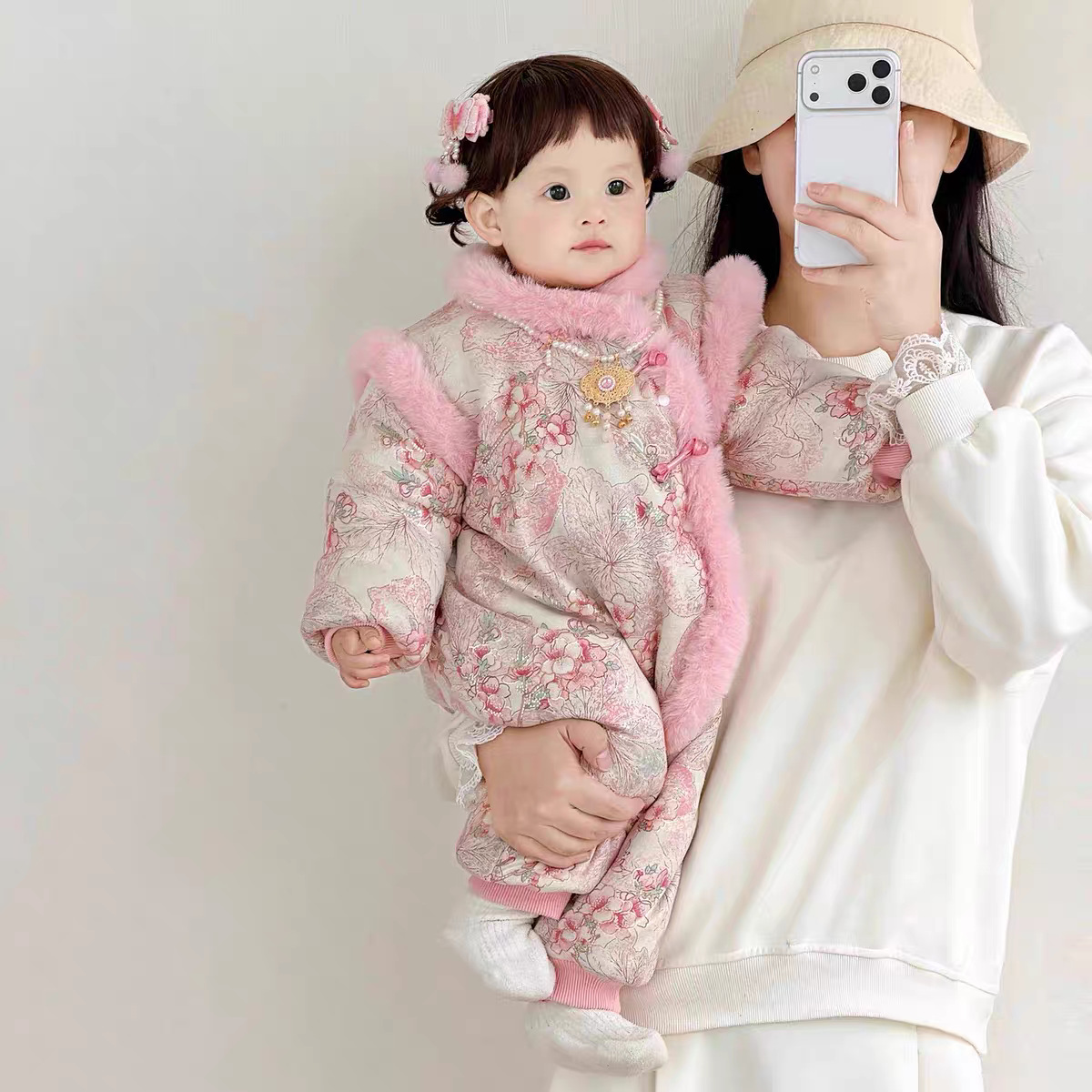 婴儿冬季加厚连体衣服宝宝冬装国风公主超萌周岁保暖棉衣外出爬服