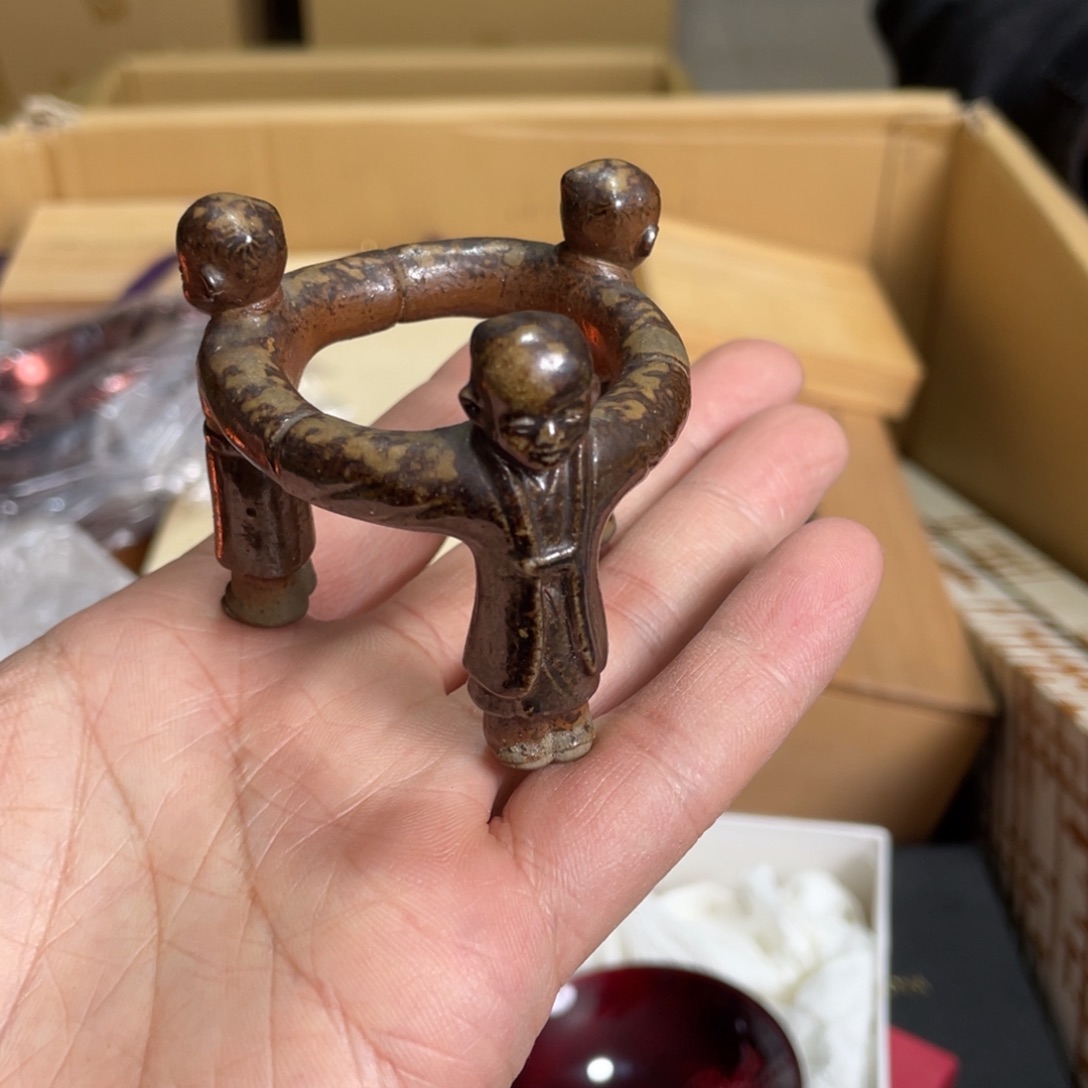 纵***哥中古瓷器有些开片喜欢拍下