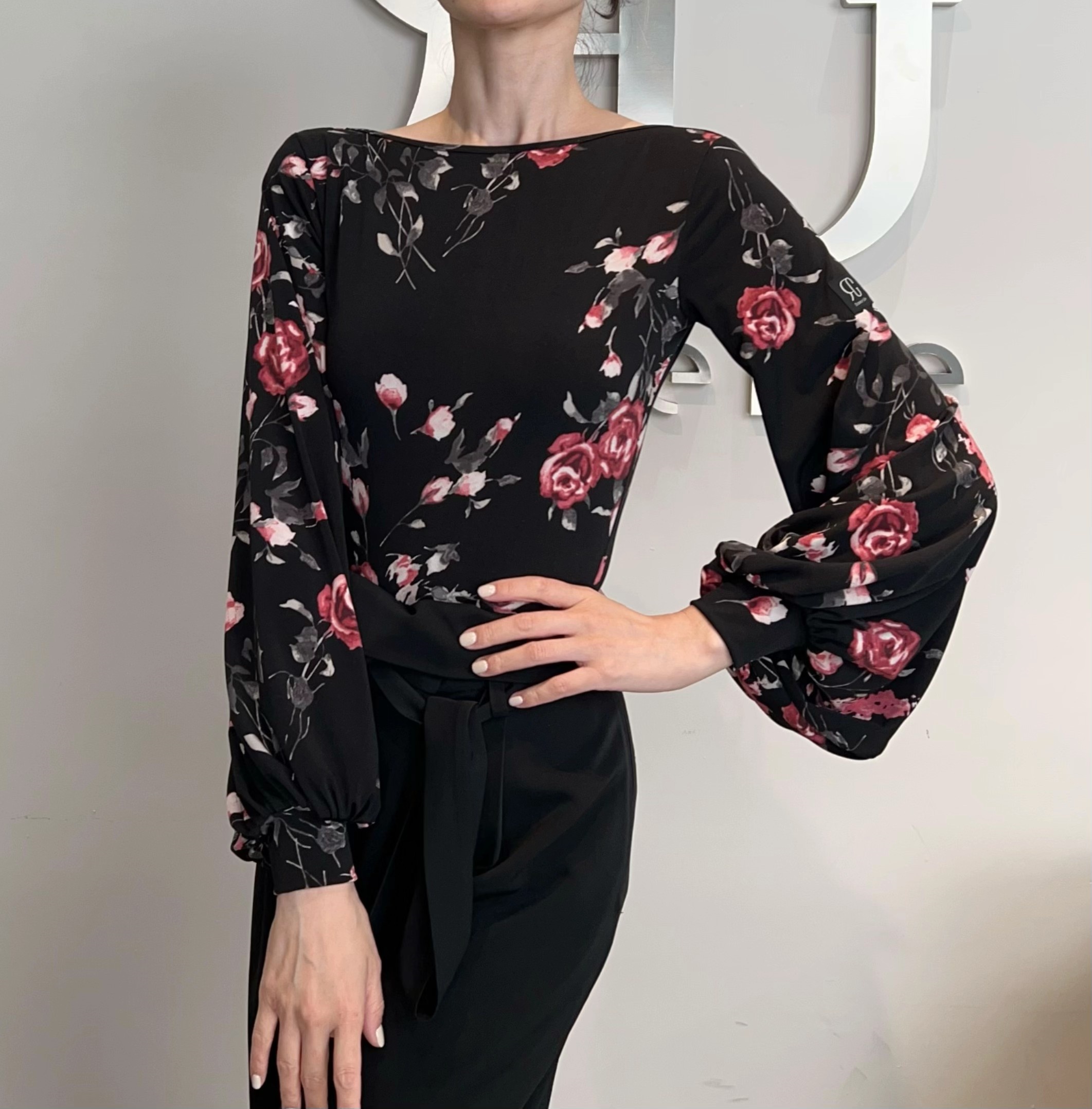 GR1172优雅风露背灯笼袖连体上衣摩登舞国标舞