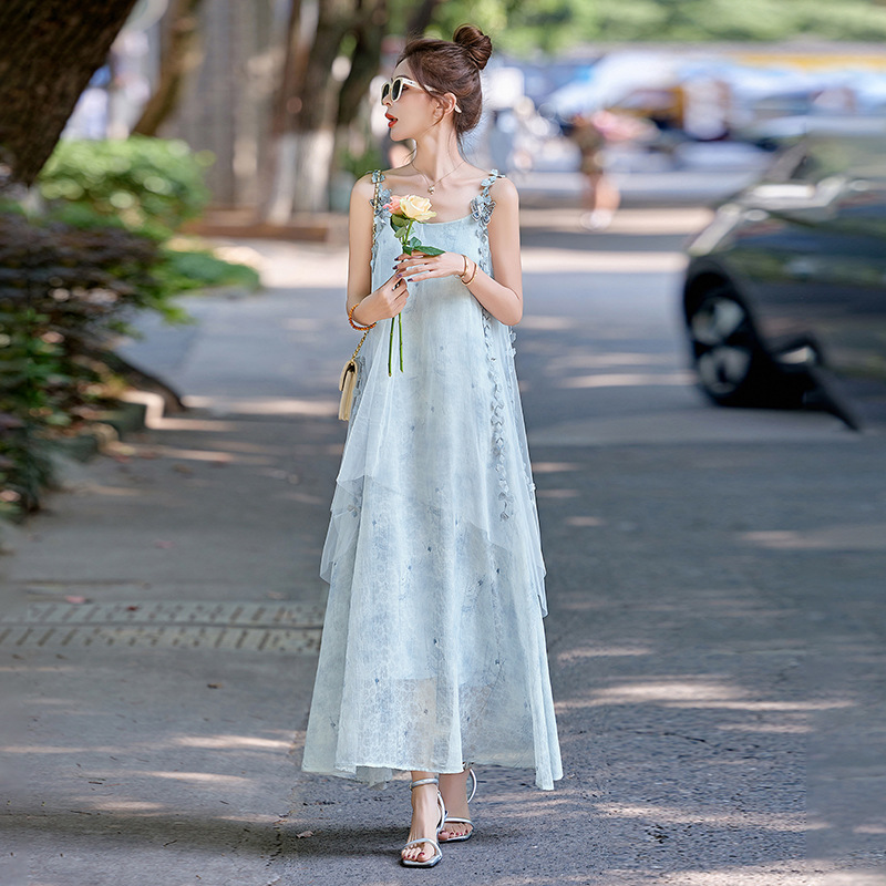 高级感时尚吊带连衣裙女2025夏季海边度假超仙别致沙滩裙子BX6006