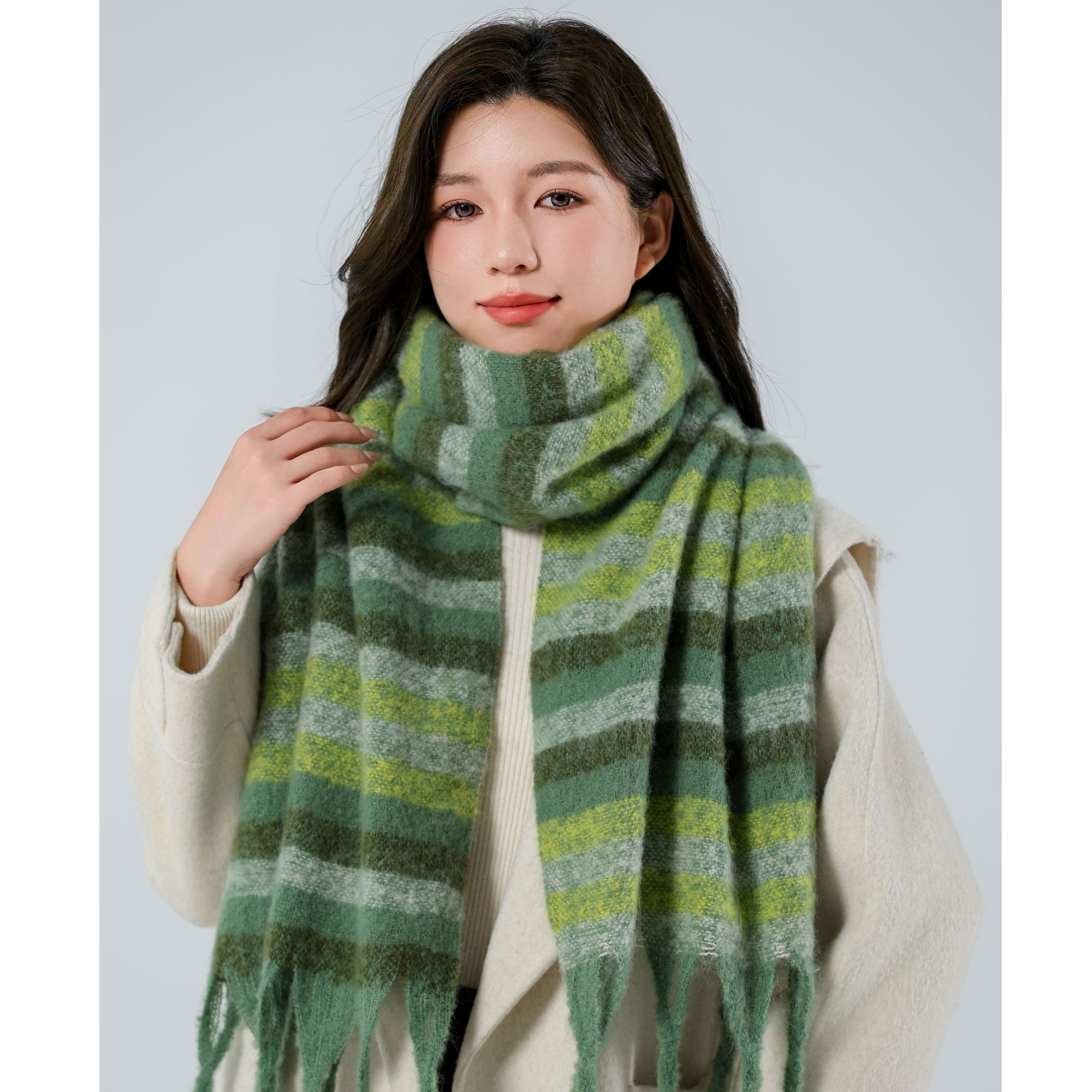 秋冬季女韩系杨超越同款蓝白色氛围感围巾流光风学生时尚百搭围脖