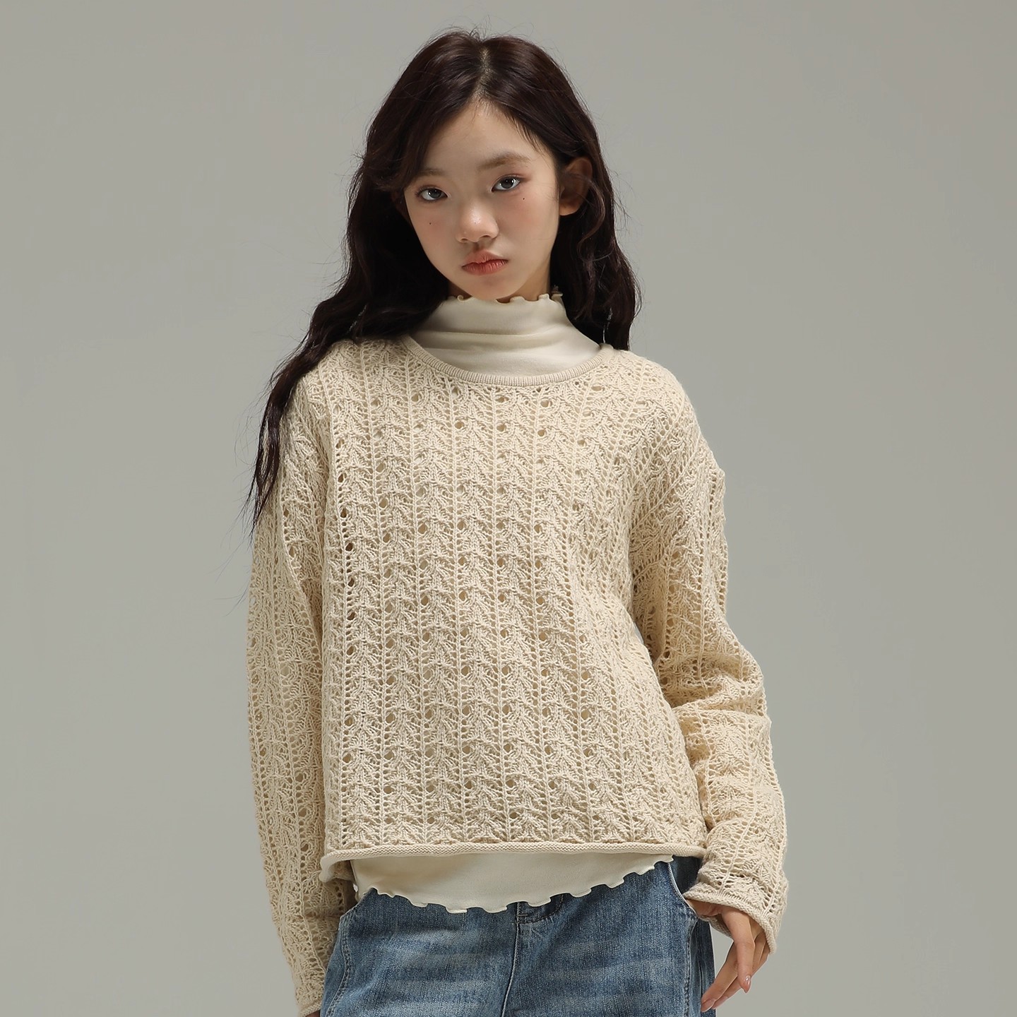 小女森女童春秋法式慵懒感杏色镂空毛衣儿童宽松休闲圆领针织上衣