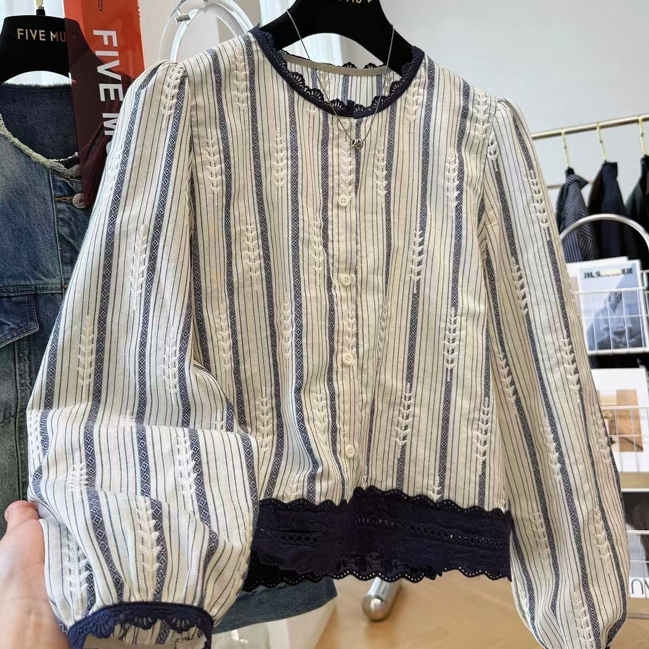 2025秋季新款女装巨好看短款小衫蕾丝花边长袖衬衫法式小资小上衣