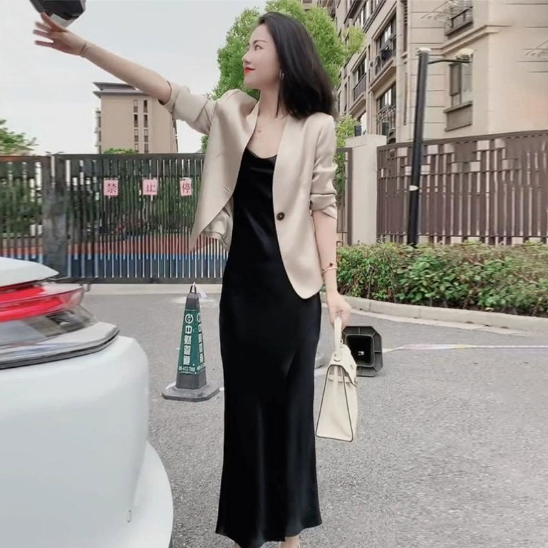 名媛优雅时尚套装女秋季款高级感气质西服外套搭吊带连衣裙两件套
