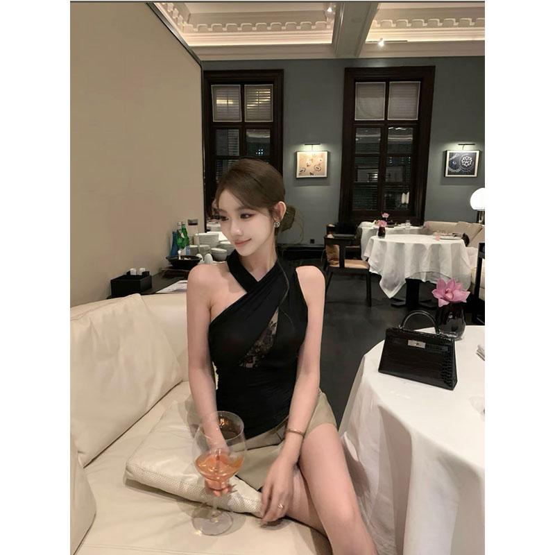 2025早秋新款纯欲甜妹蕾丝拼接斜肩镂空显瘦上衣百搭性感短裙套装