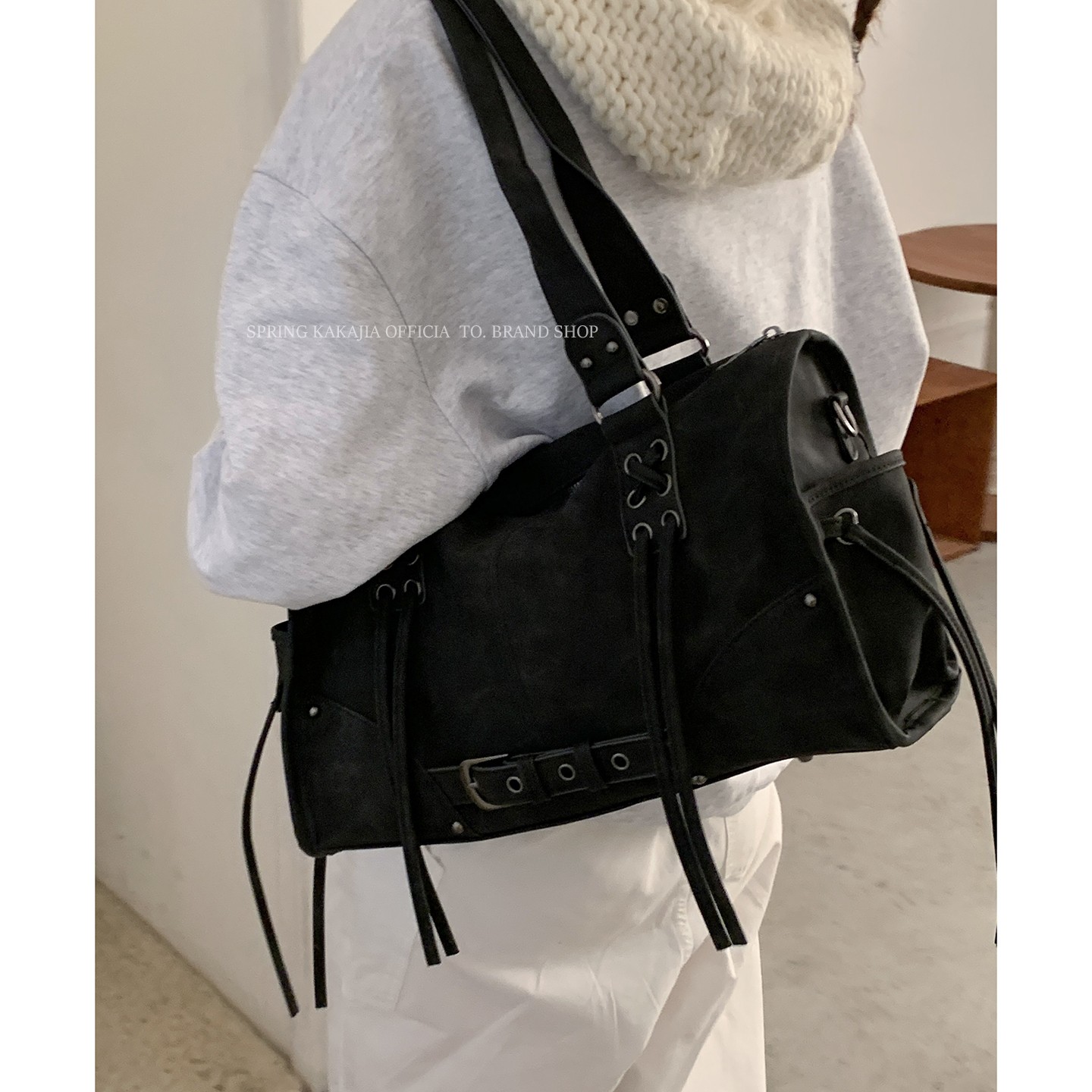 废土风手提机车包包女款爆款2025新款秋冬复古大容量单肩包通勤包