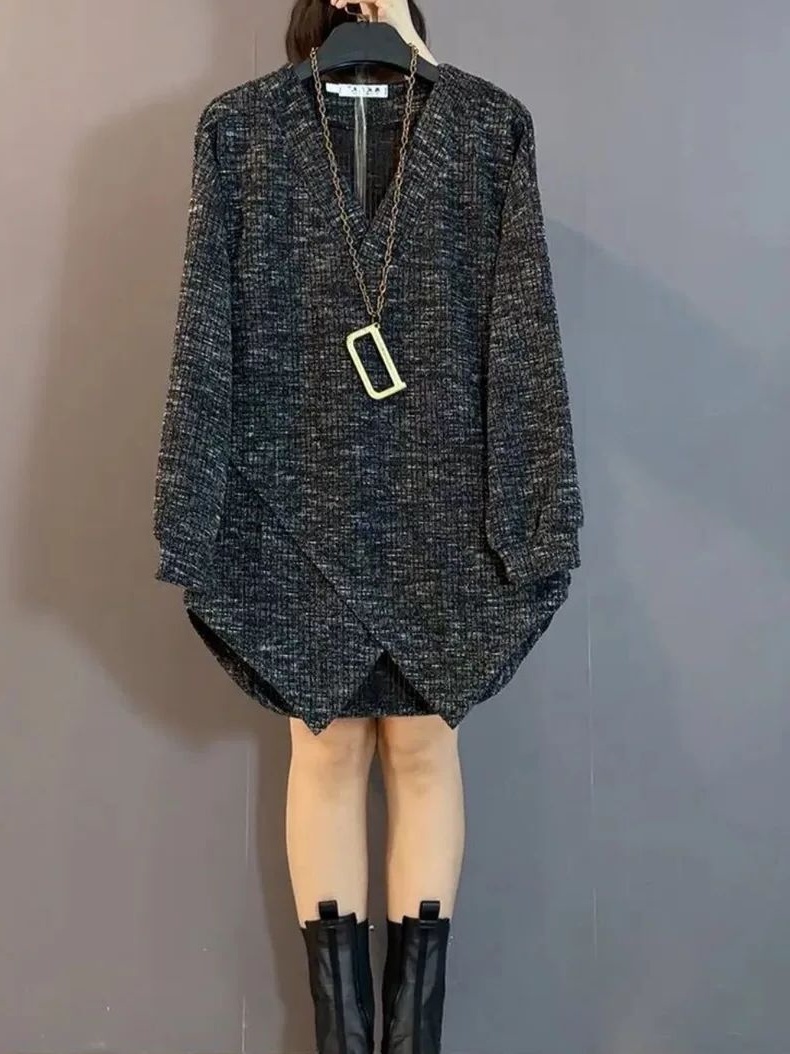 胖妹妹时尚不规则设计感大码卫衣秋冬新款宽松显瘦百搭V领上衣ins