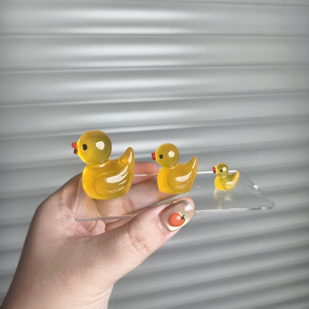 彩色夜光鸭爷爷创意摆件手工diy装饰品夜光小摆件夜光小鸭子