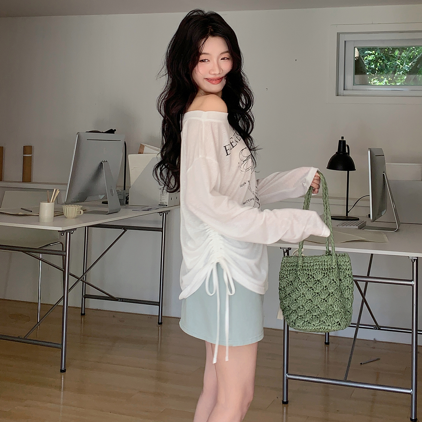 印花一字领长袖防晒简约通勤T恤透气白色小众薄款宽松抽绳设计感