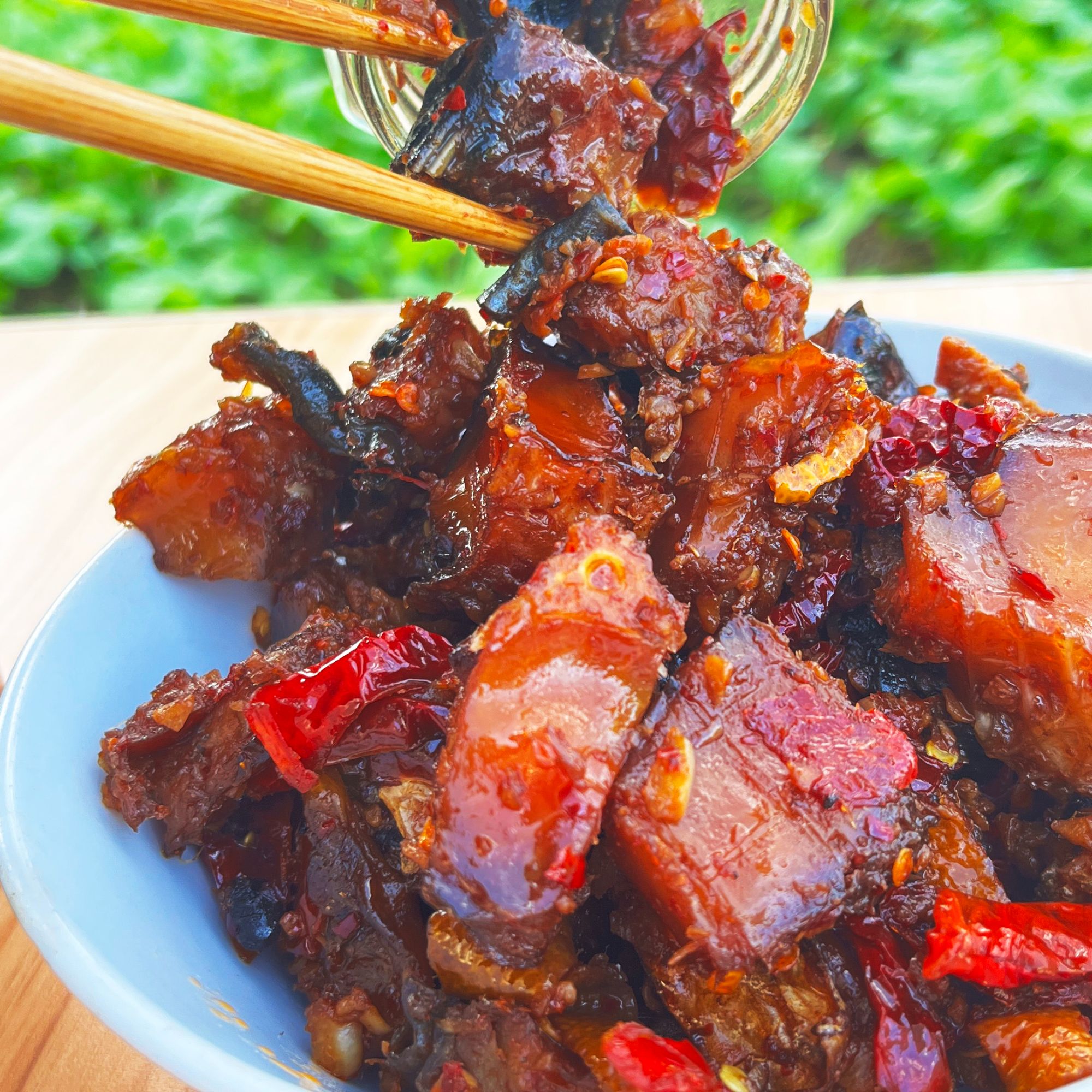 香辣烟熏鱼块下饭菜江西特产零食小吃小鱼干瓶装即食腊手撕鱼260g