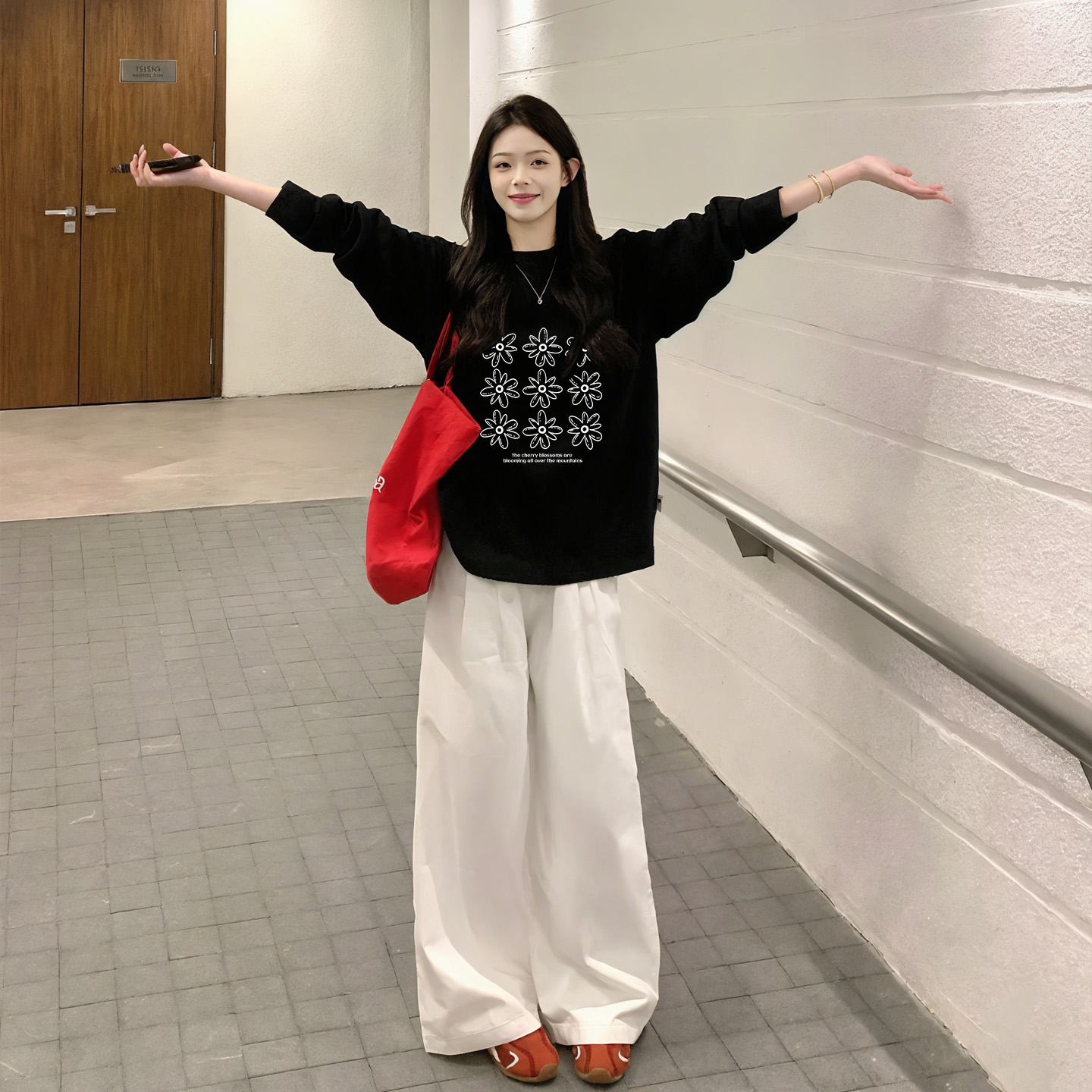 圆领卫衣女2025新款爆款秋季黑色加绒加厚无帽长袖巨好看的上衣