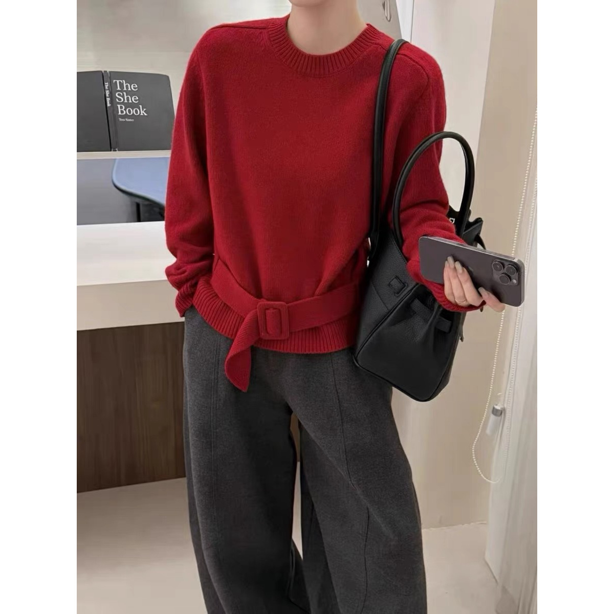 2025冬新款韩版宽松显瘦长袖针织衫女腰带收腰套头减龄毛衣