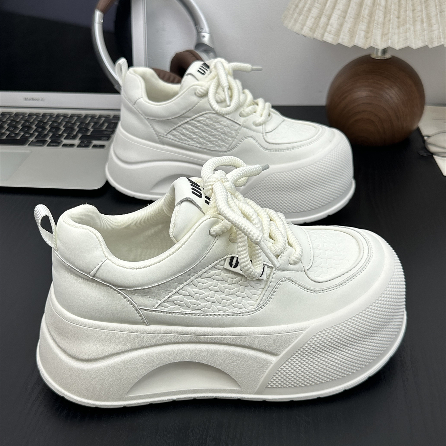 爆款小个子6cm厚底增高轻便小白鞋女2025秋新款系带百搭大头板鞋