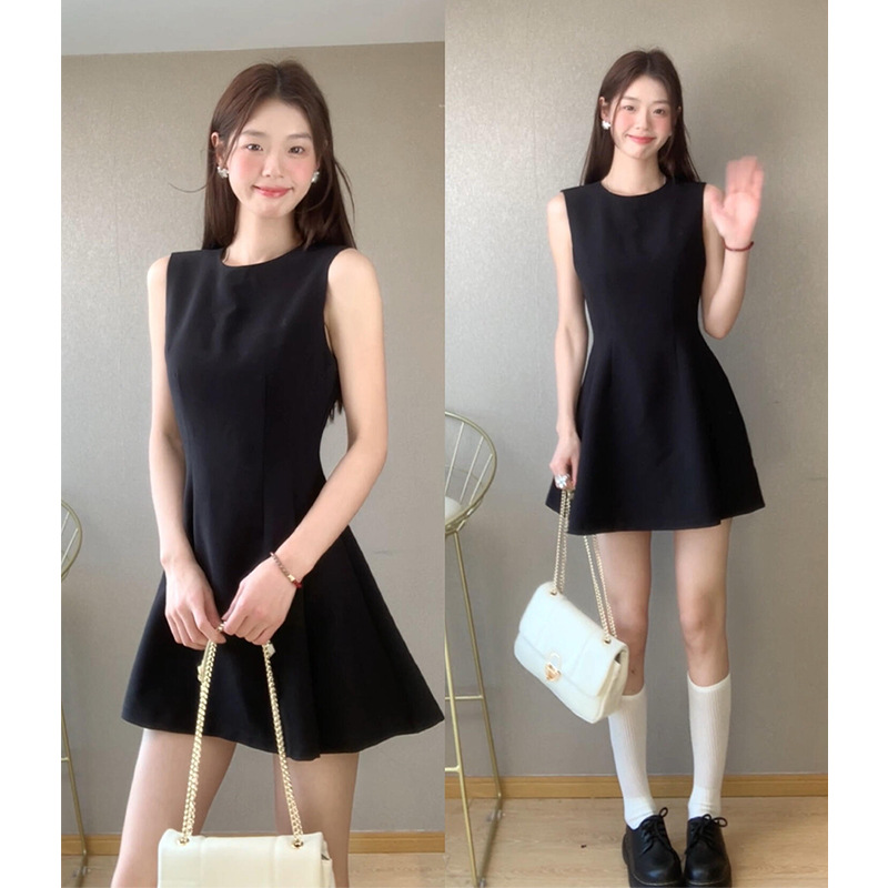 黑色无袖连衣裙法式收腰a字短裙女夏季赫本掐腰裙子开春气质穿搭