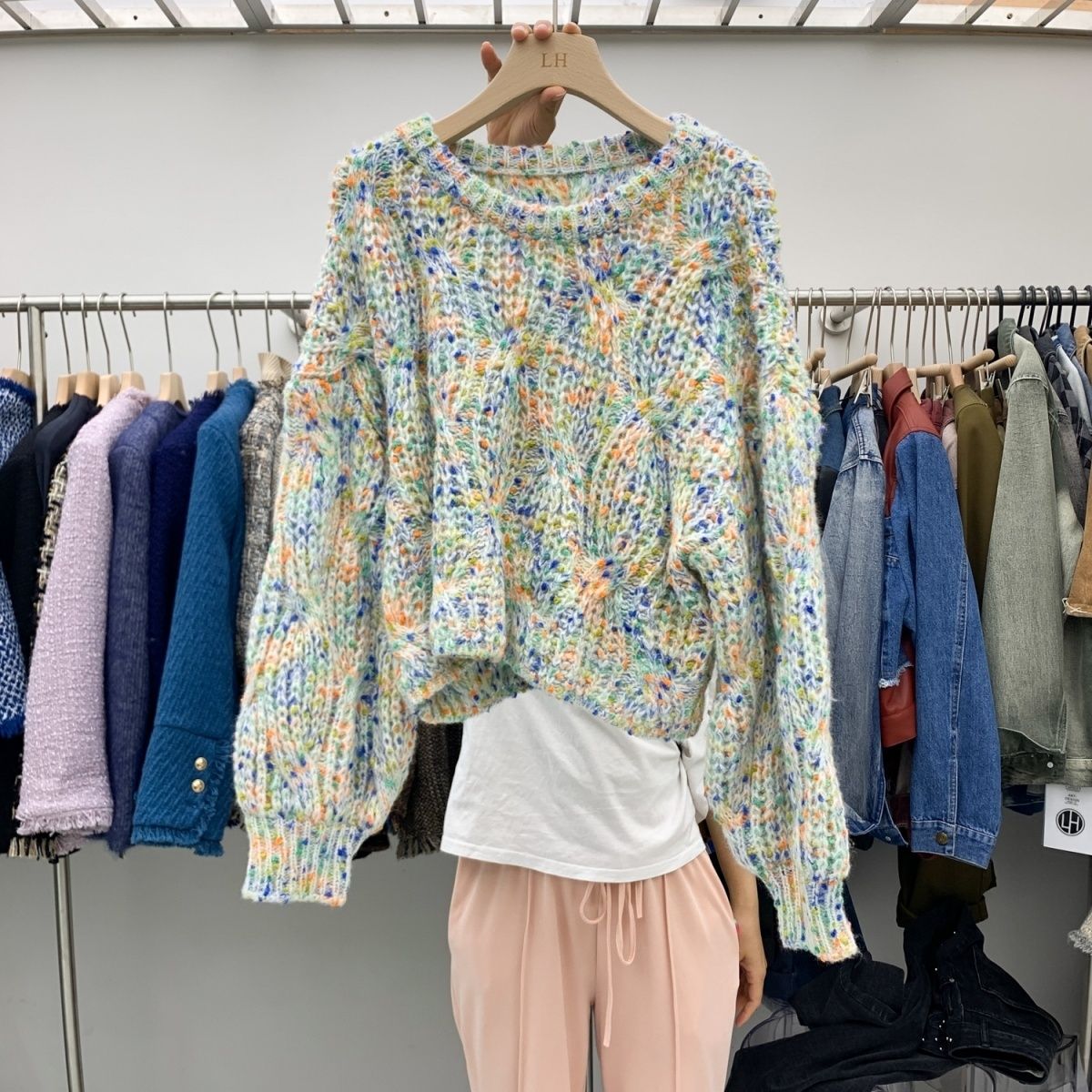 韩系粗棒针彩色新款毛线上衣秋冬百搭洋气宽松灯笼袖短款套头毛衣