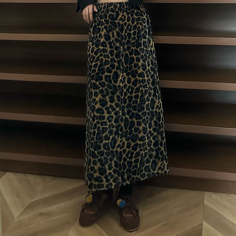 2025新款早秋百搭显瘦开叉豹纹裙时尚简约高腰休闲