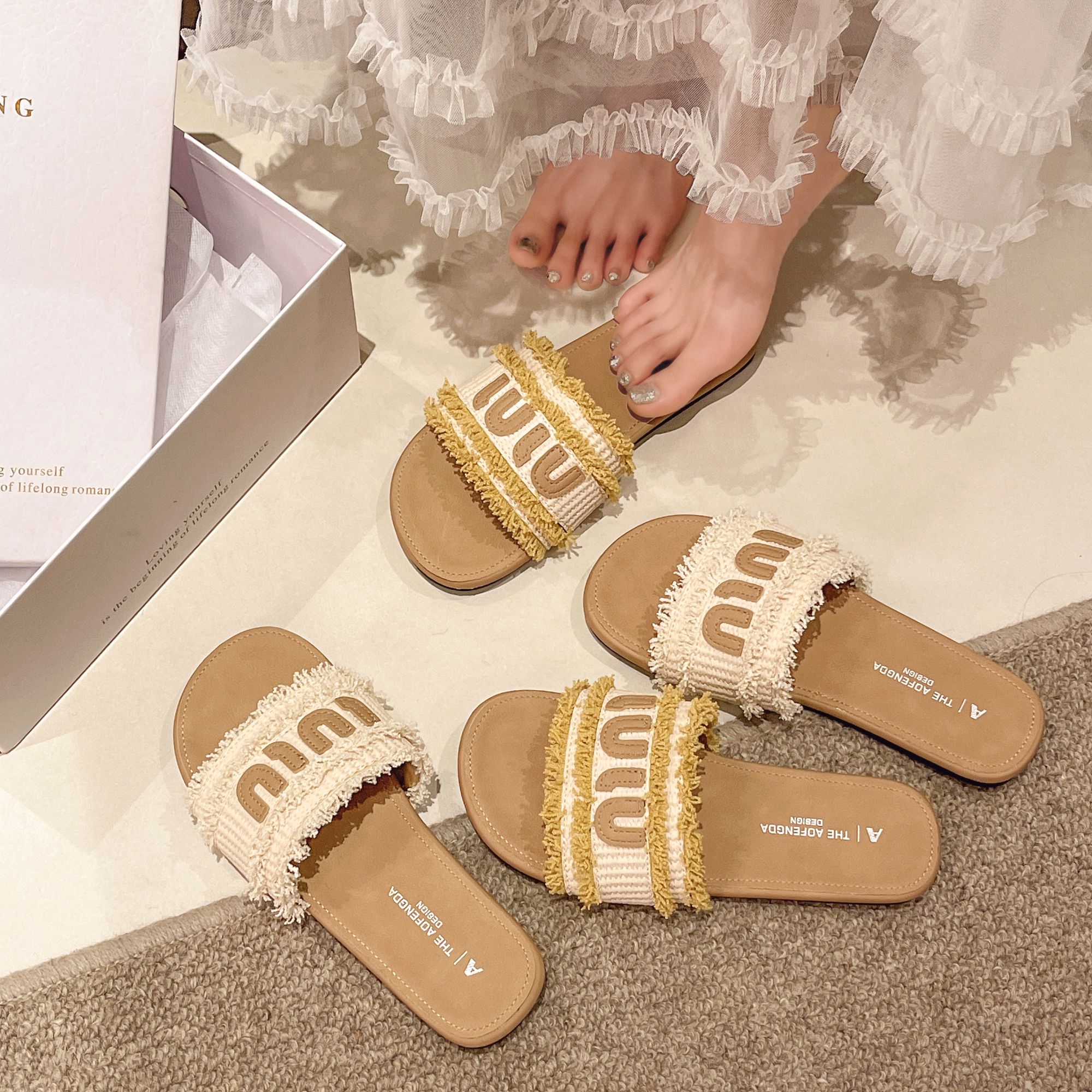 2025夏季新款韩版小香风法式一字拖舒适休闲少女风平底女编织拖鞋
