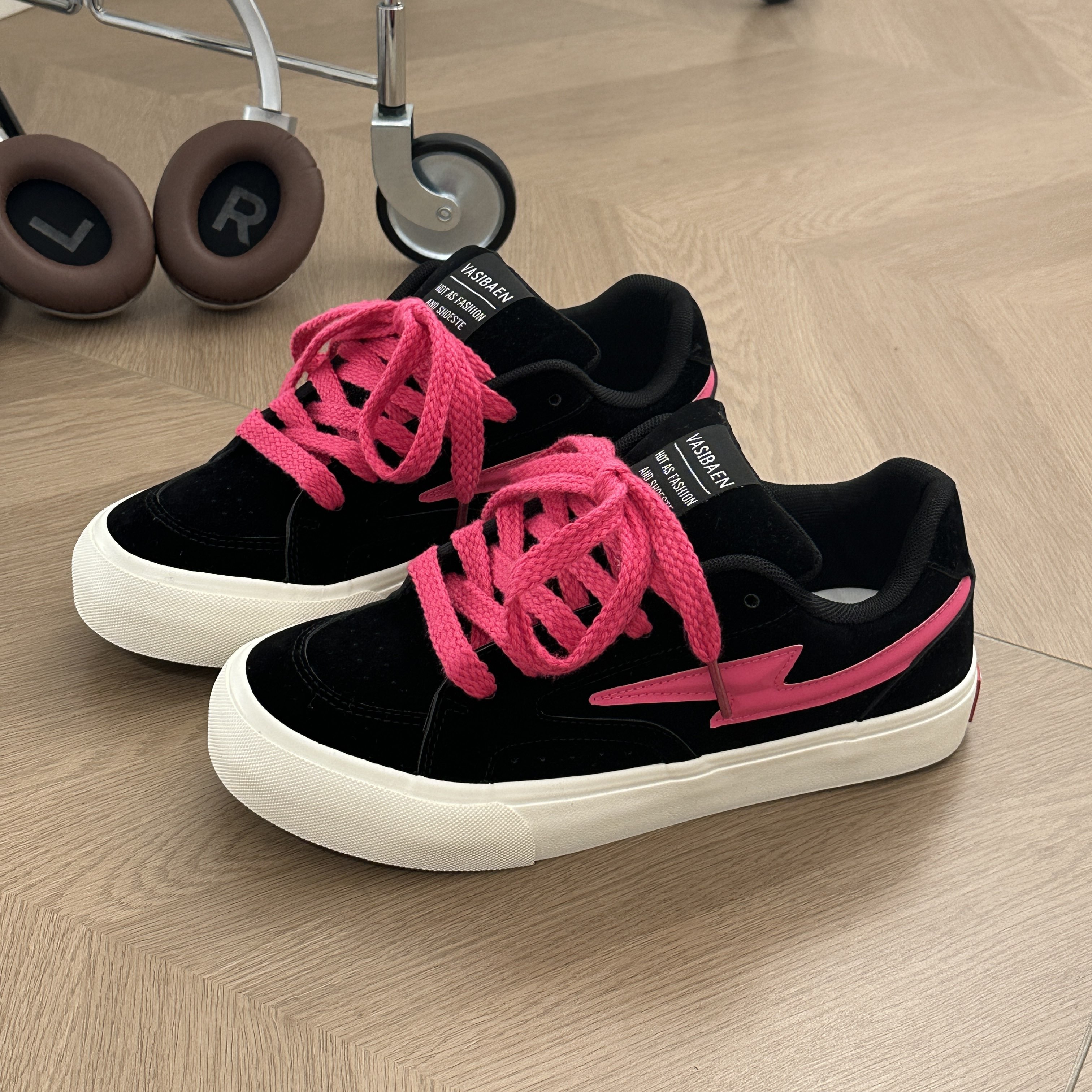 原创设计美式闪电男鞋2025秋冬痞帅面包板鞋爆款百搭轻奢男士板鞋