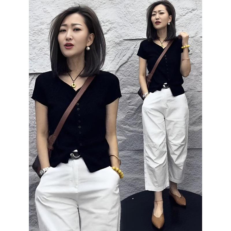 2025夏季新款女士修身气质减龄V领短袖T恤小个子黑色显瘦短款上衣