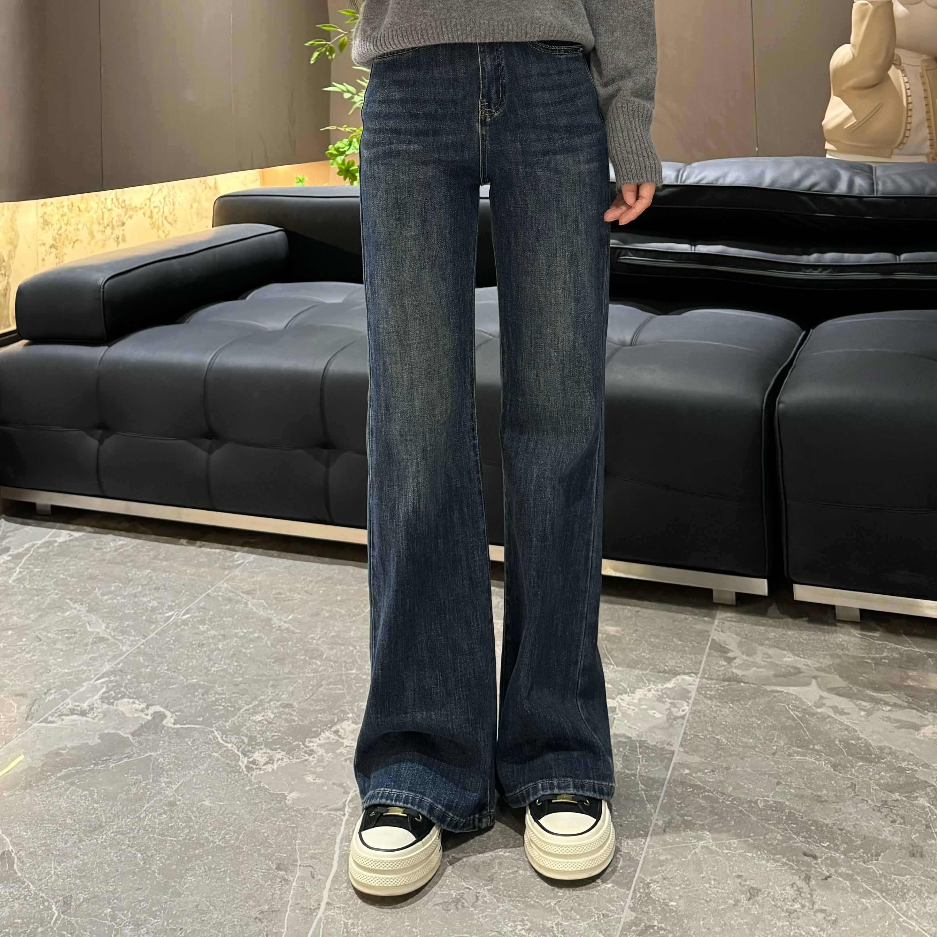 宿慕SUMU秋季新款显瘦牛仔裤2025新9-18百搭直筒微喇牛仔裤32931