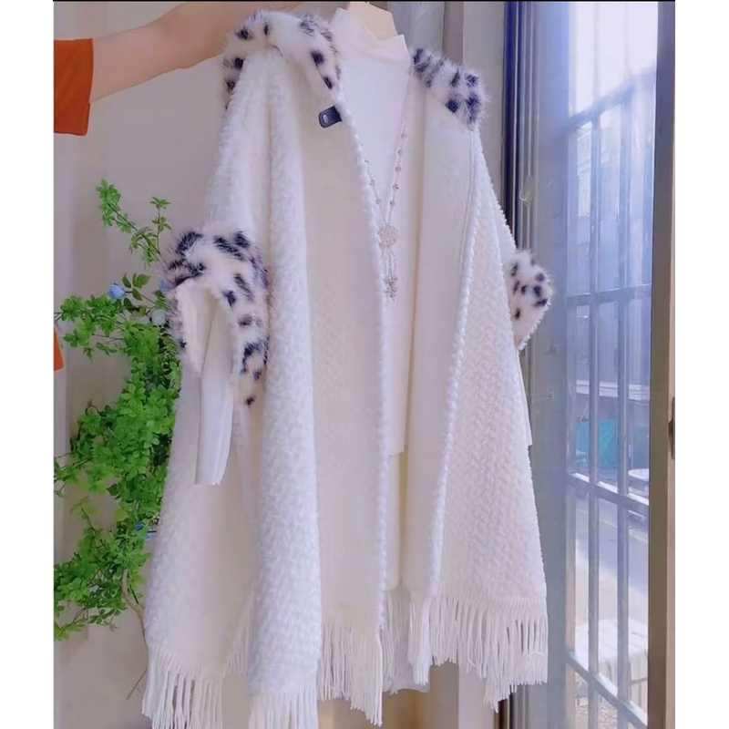 研-豹纹拼接连帽加绒加厚流苏斗篷外套秋冬新款披肩外搭气质时尚