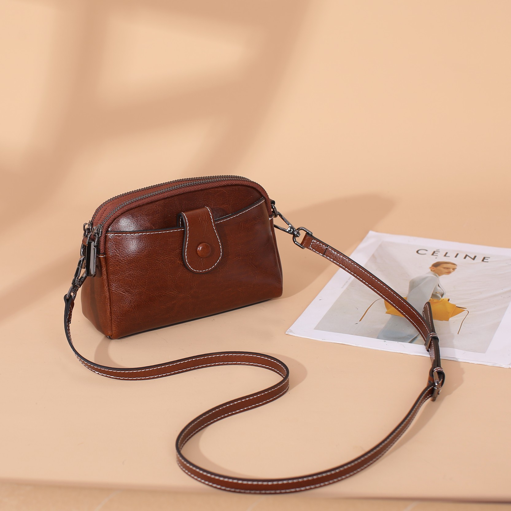 真皮包包时尚休闲斜挎包耐刮拉链复古风做旧气质长方形零钱包9901