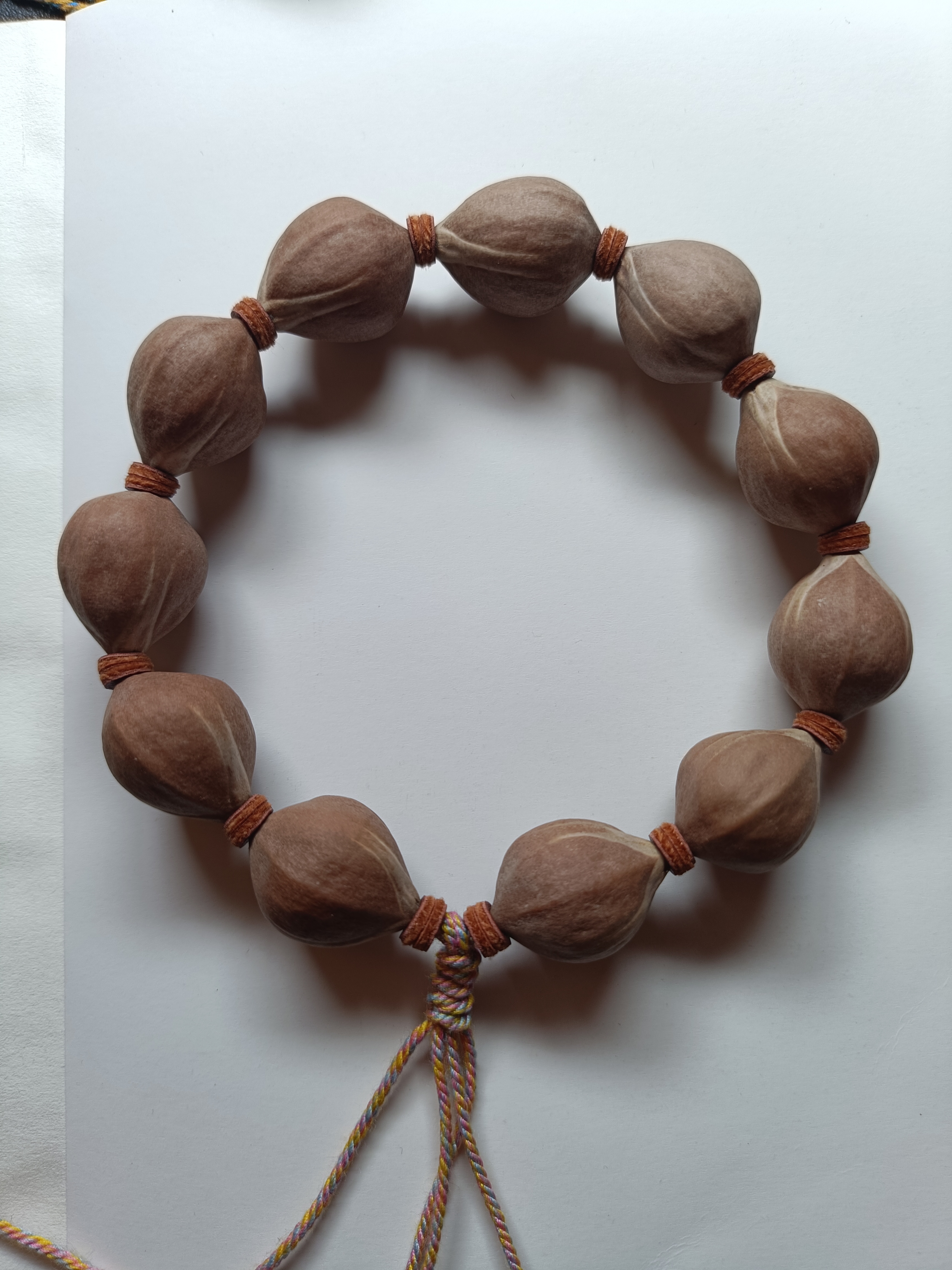 17+尺寸百年老树橄榄核矮桩原皮带霜