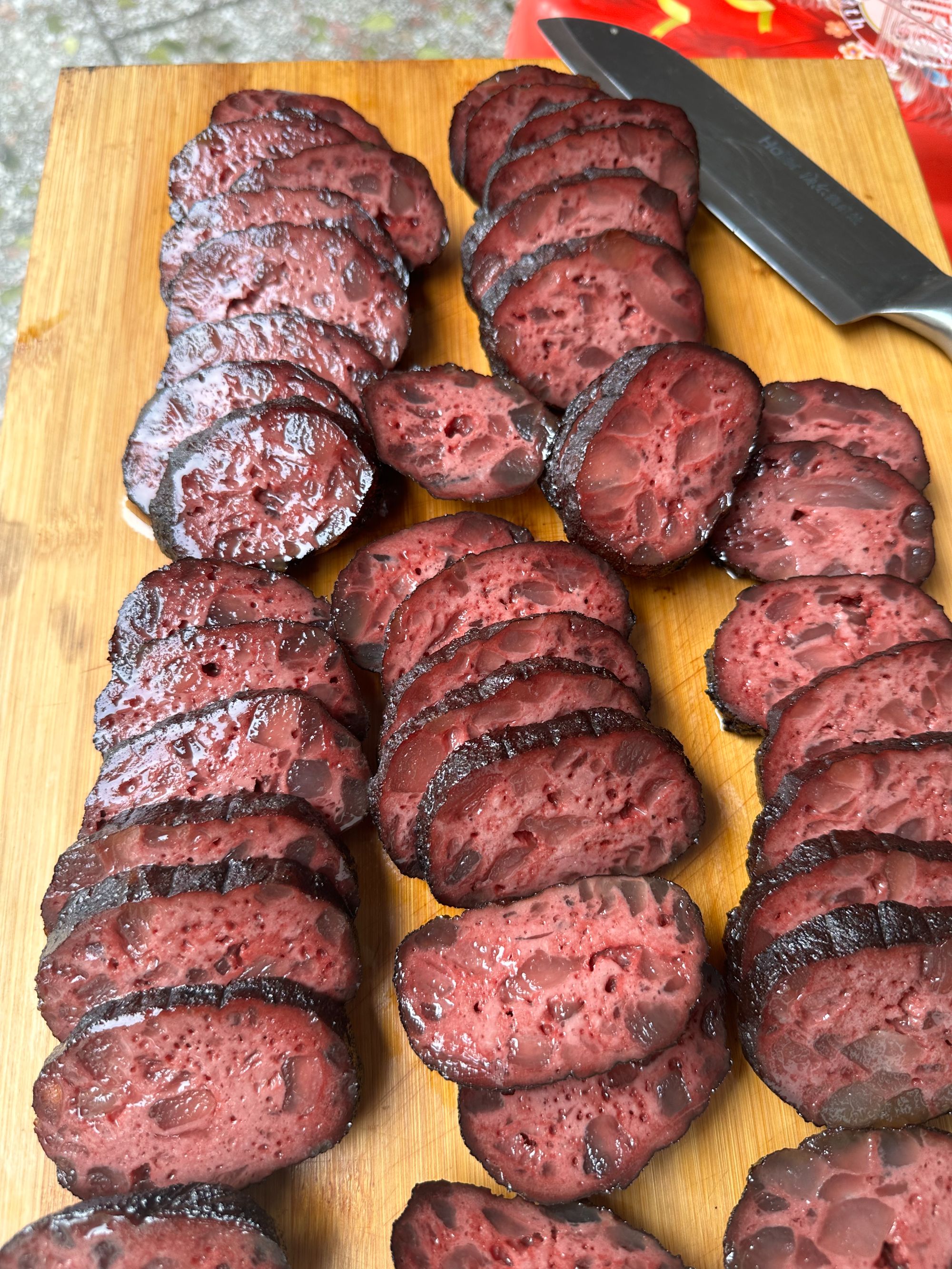 湖南隆回特产柴火烟熏特制（多肉）猪血丸子