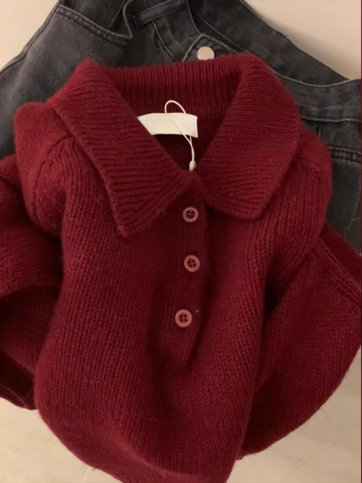 设计感复古红色翻领套头毛衣女2025秋冬高级感软糯气质针织衫上衣