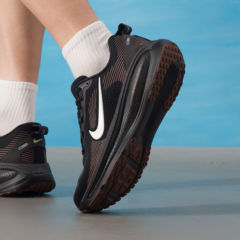 NIKE耐克迈柔官网男鞋新款VOMERO 18休闲低帮时尚运动跑步鞋