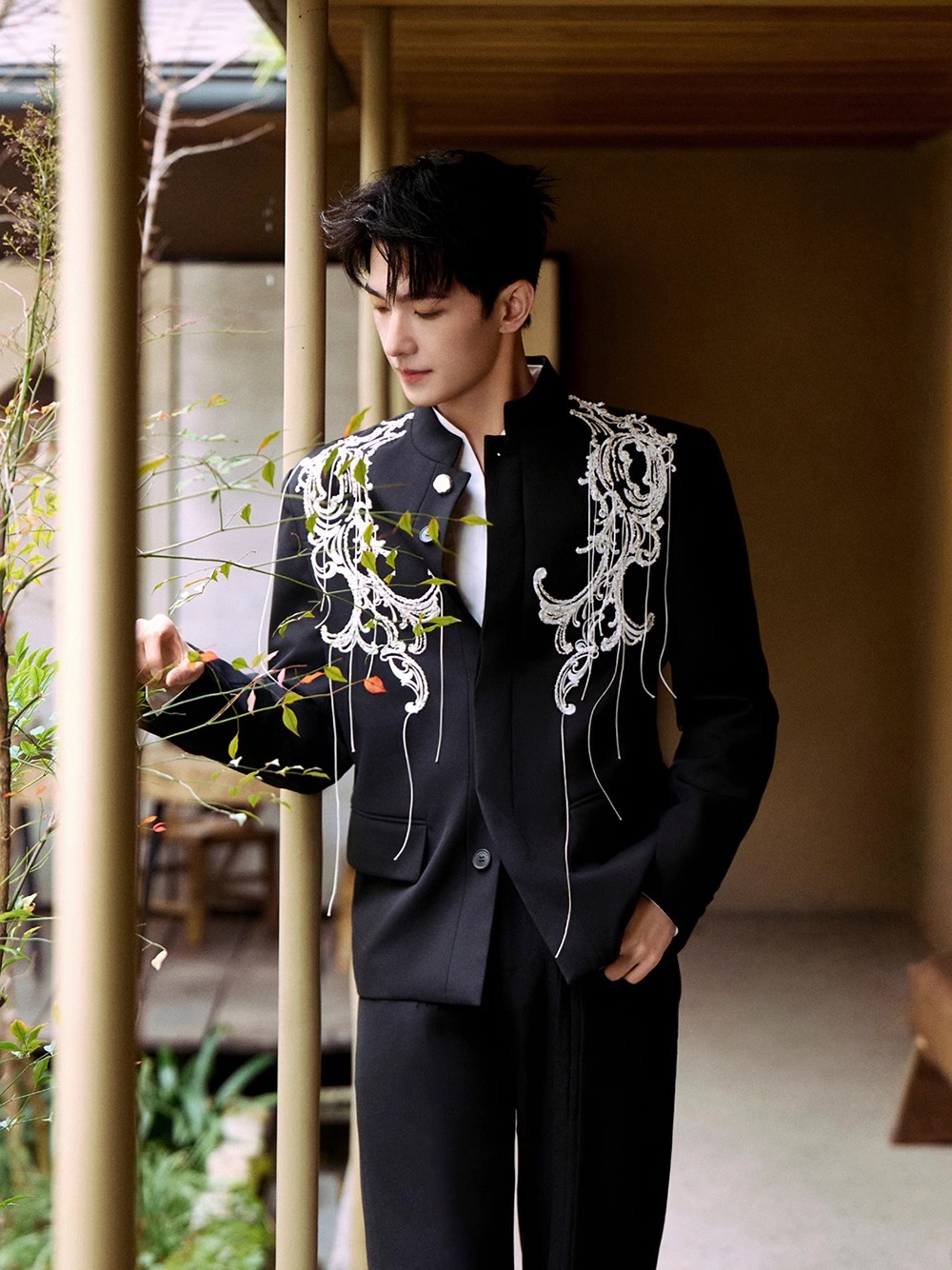 杨洋同款西装男装白绣花手工钉珠高级感立领新中式新中式西装男士