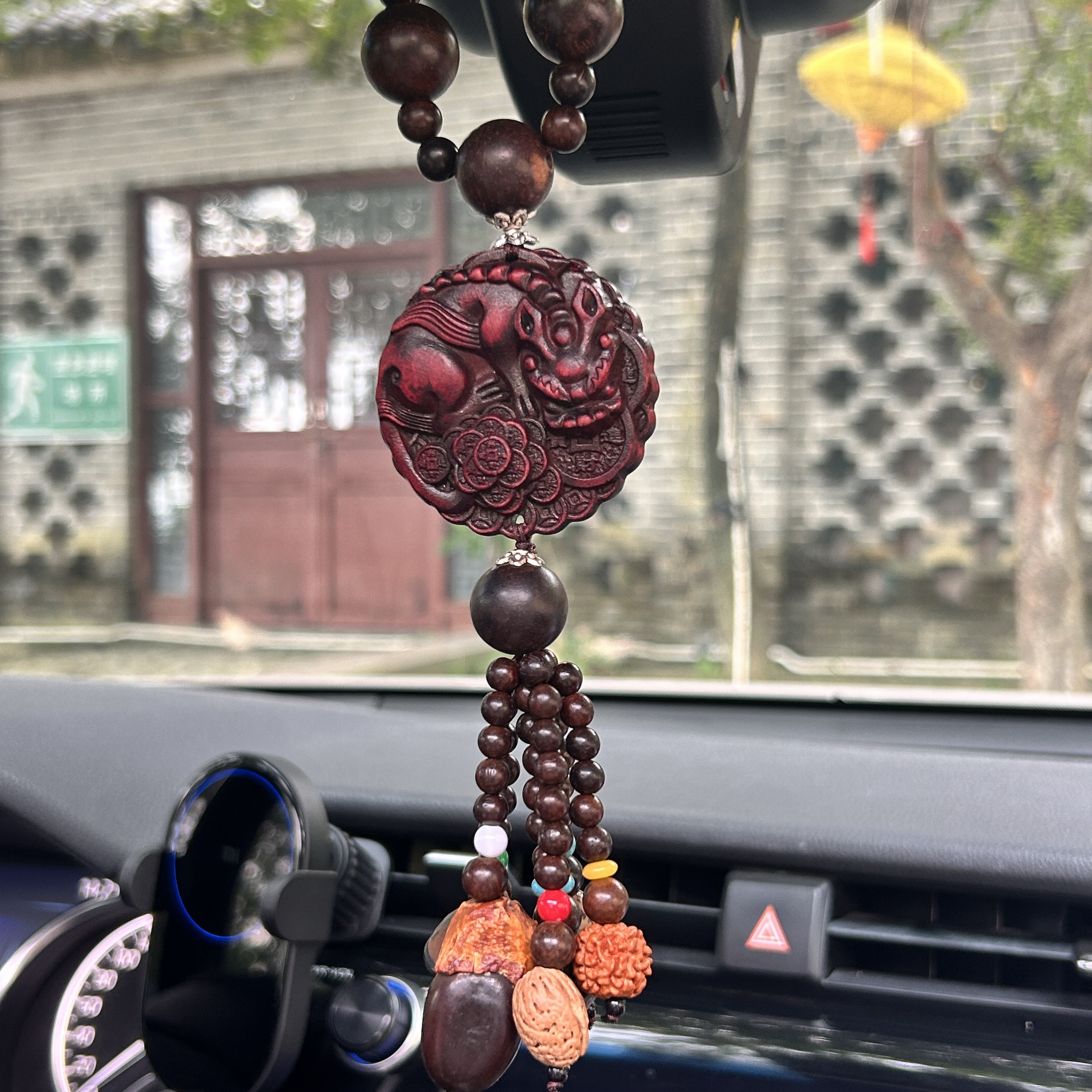 2025新款精致手工雕刻吊坠挂件汽车装饰男士高档送礼送平安