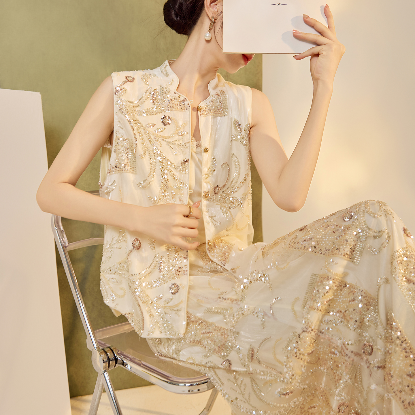 新中式国风高级气质轻奢立领重工钉珠亮片设计感个性马甲女N6079A