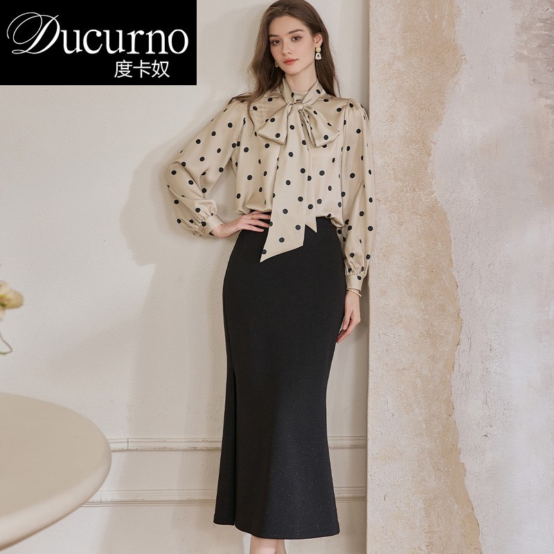 法式轻奢波点飘带领衬衫女2025秋季新款气质小众设计感泡泡袖上衣