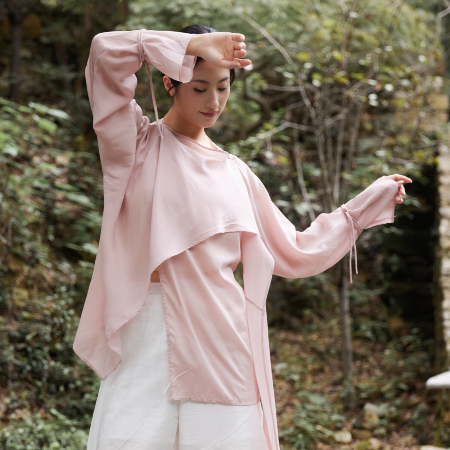 初衣织梦天丝系列粉霞轻裳古典现代舞服上衣