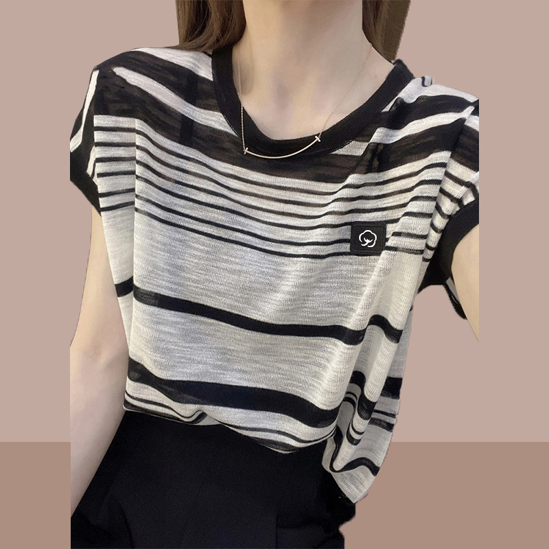 设计感条纹冰丝短袖T恤女2025夏装新款宽松大码洋气薄款上衣ins潮