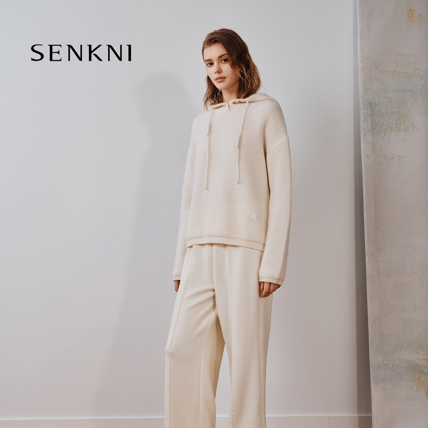 SENKNI/圣可尼 2025秋冬新款立体装饰连帽毛衣针织衫女S130218OG