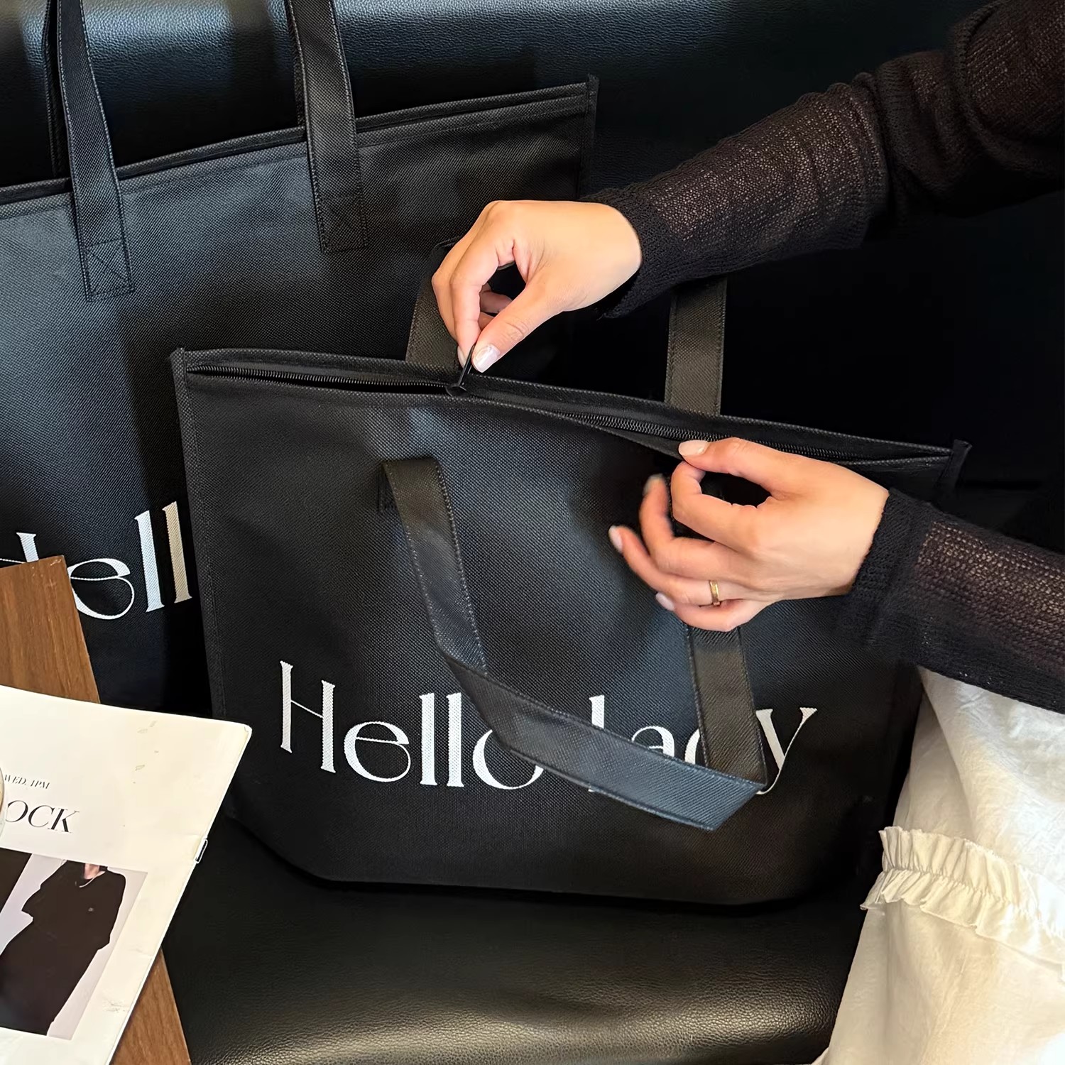 2026新款拉链无纺布手提袋子服装店用装衣服购物打包袋礼品礼袋